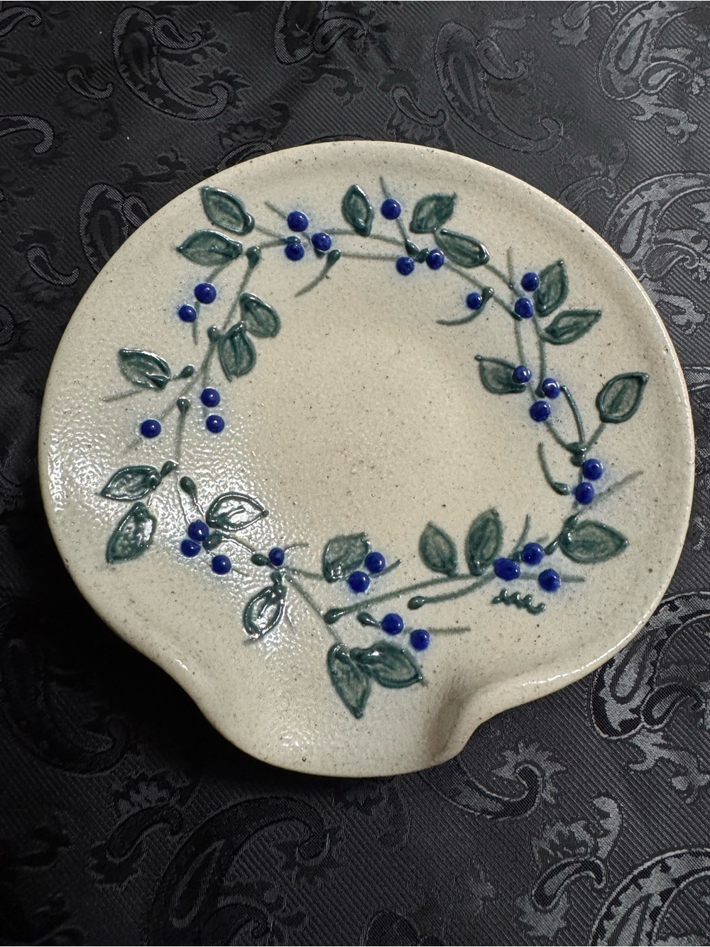Salmon Falls Stoneware Pottery Blueberry Green Vine Spoon Rest ~2010